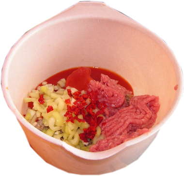 sok pomidorowy tomatera, mielone mi�so z indyka, papryka s�odka banana, ostra papryczka chili, plastikowa miska